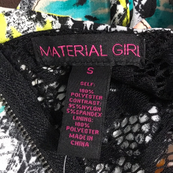 Floral asymmetrical dress - Picture 8 of 11